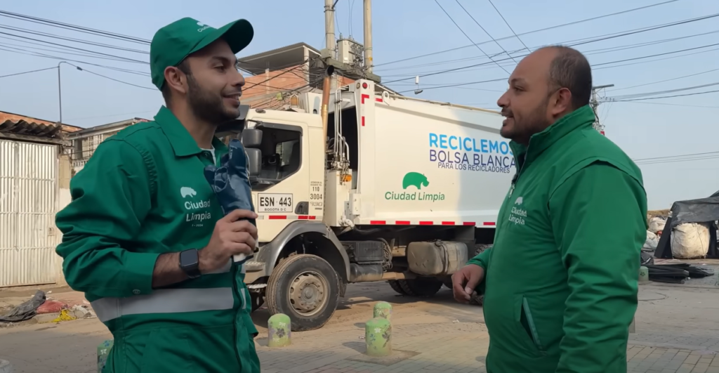 Un día en la vida de los operarios del servicio de aseo con Ciudad Limpia y Noticias Caracol